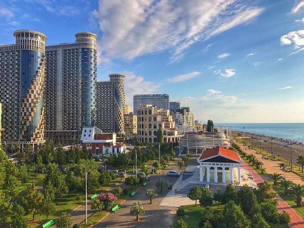 Orbi Sea Tower Aparthotel Batumi Exterior photo